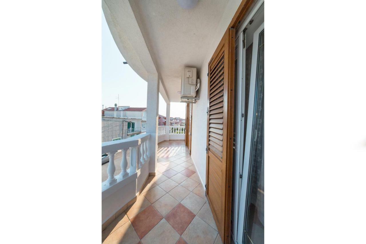 Apartments Lipic Vodice Exterior photo