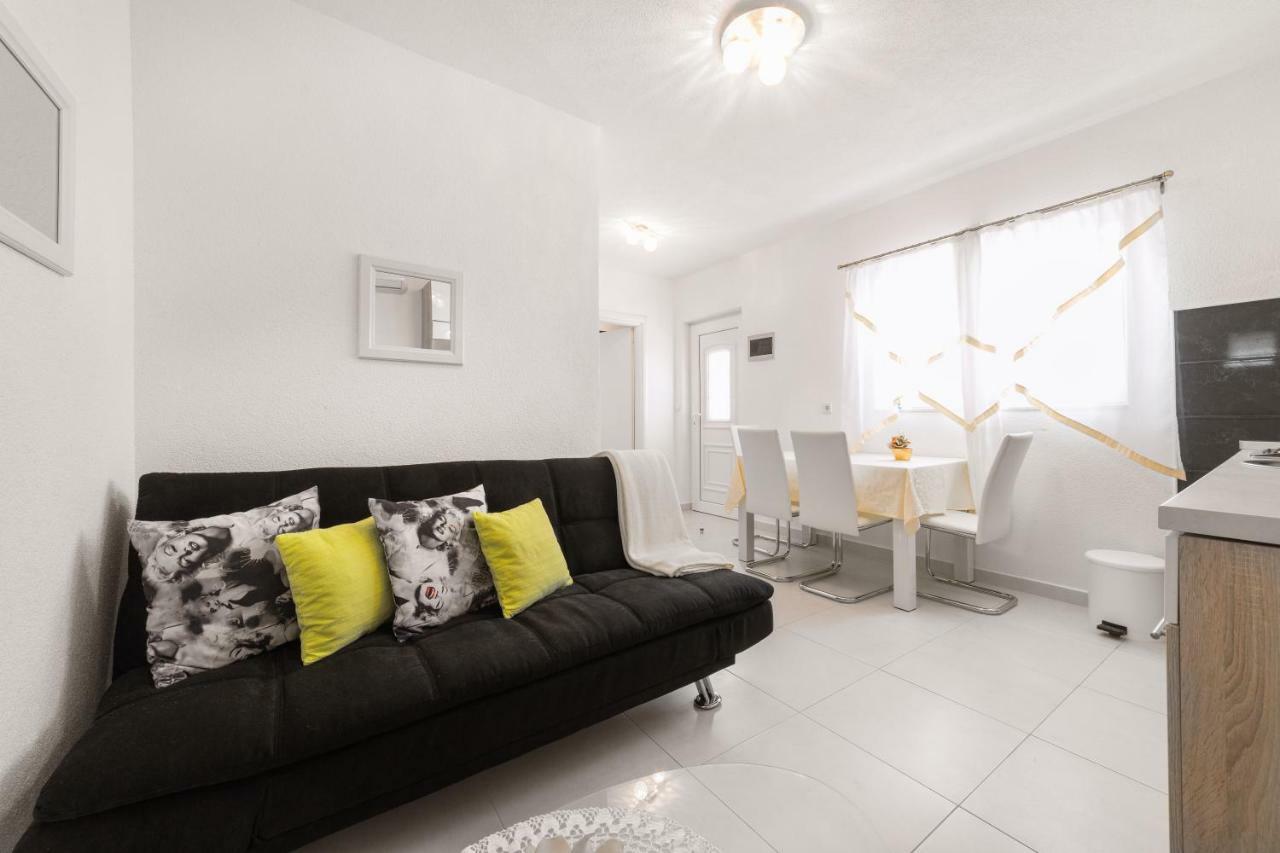 Apartments Lipic Vodice Exterior photo