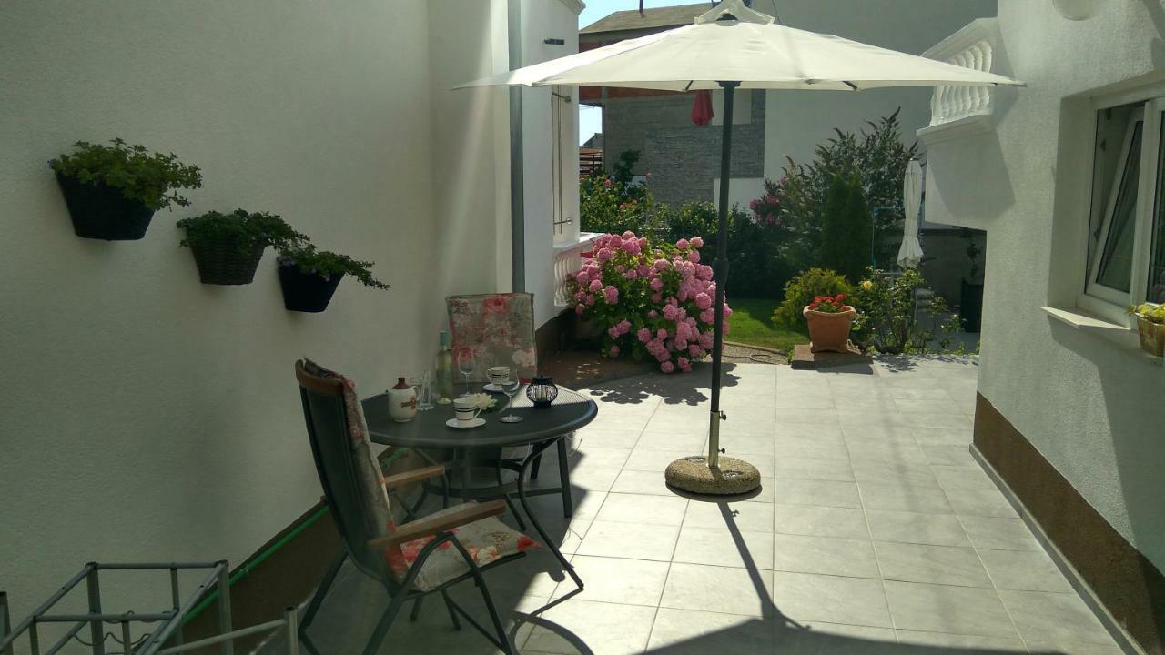 Apartments Lipic Vodice Exterior photo
