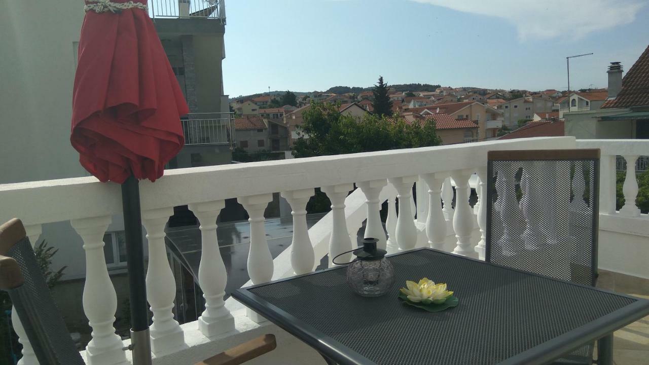 Apartments Lipic Vodice Exterior photo