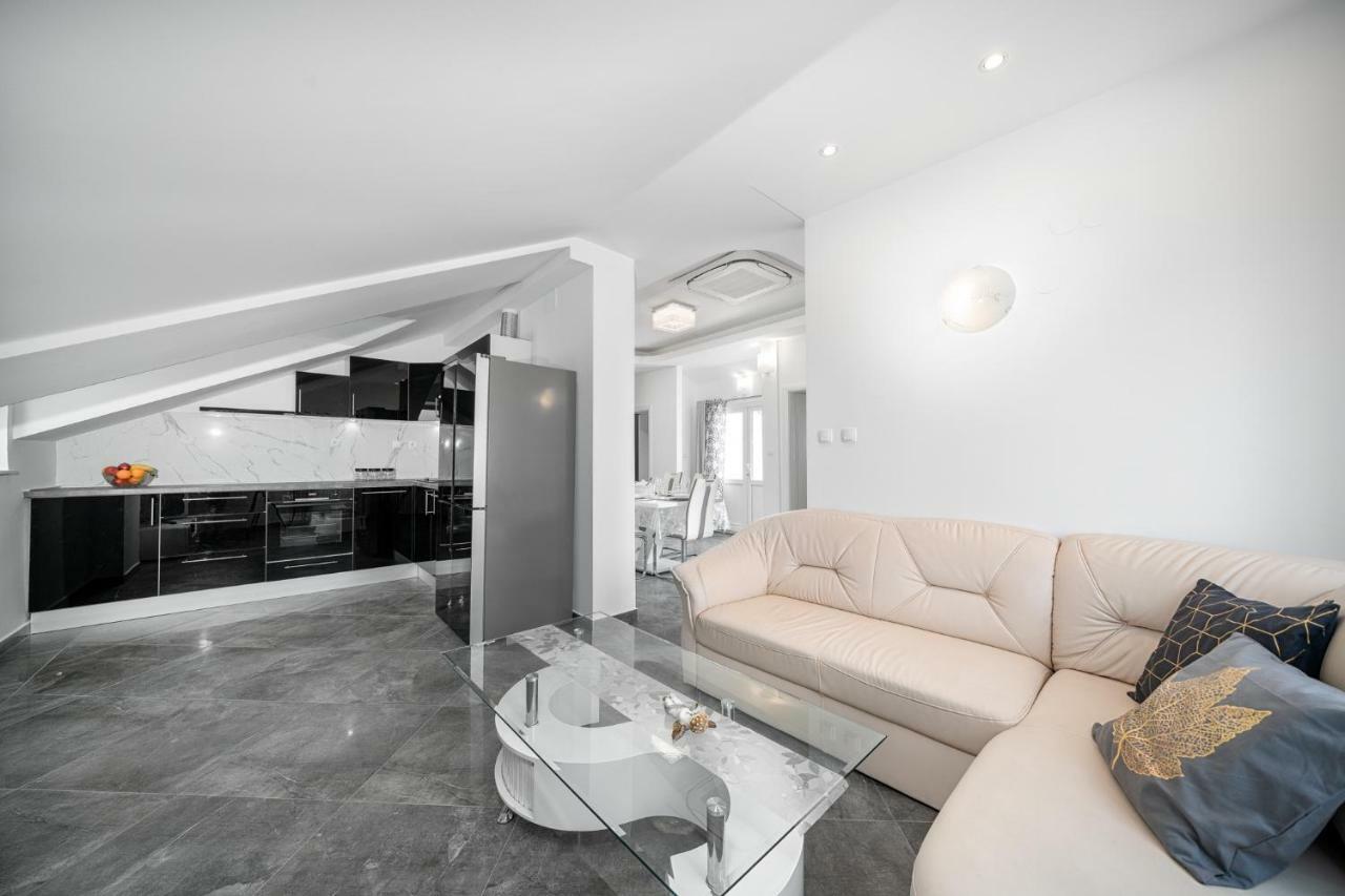Apartments Lipic Vodice Exterior photo
